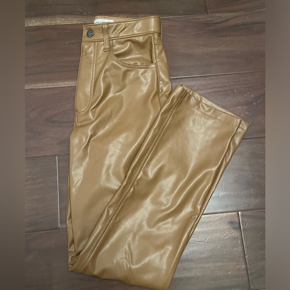 Abercrombie & Fitch ‘90s Straight Ultra High Rise Vegan Leather Pants - Picture 6 of 7